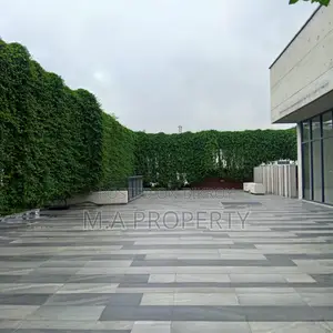 Fully Furnished 4-Bedroom Apartment (3000 sqft)