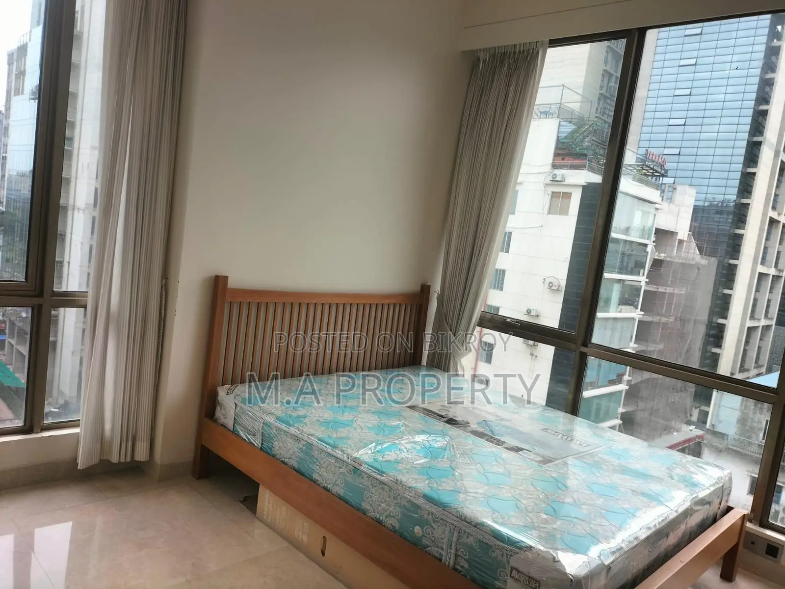 Fully Furnished 4-Bedroom Apartment (3000 sqft)