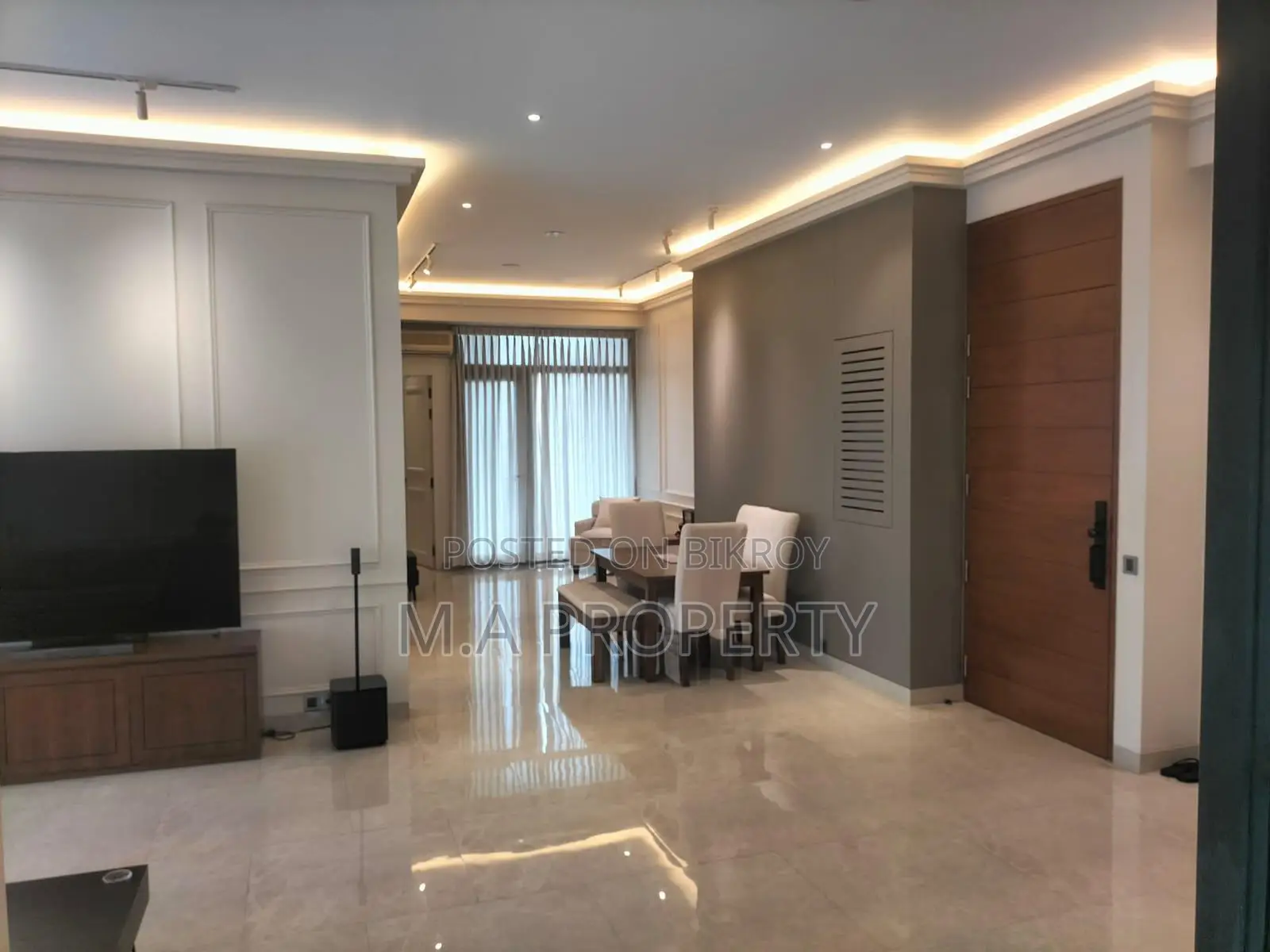 Fully Furnished 4-Bedroom Apartment (3000 sqft)