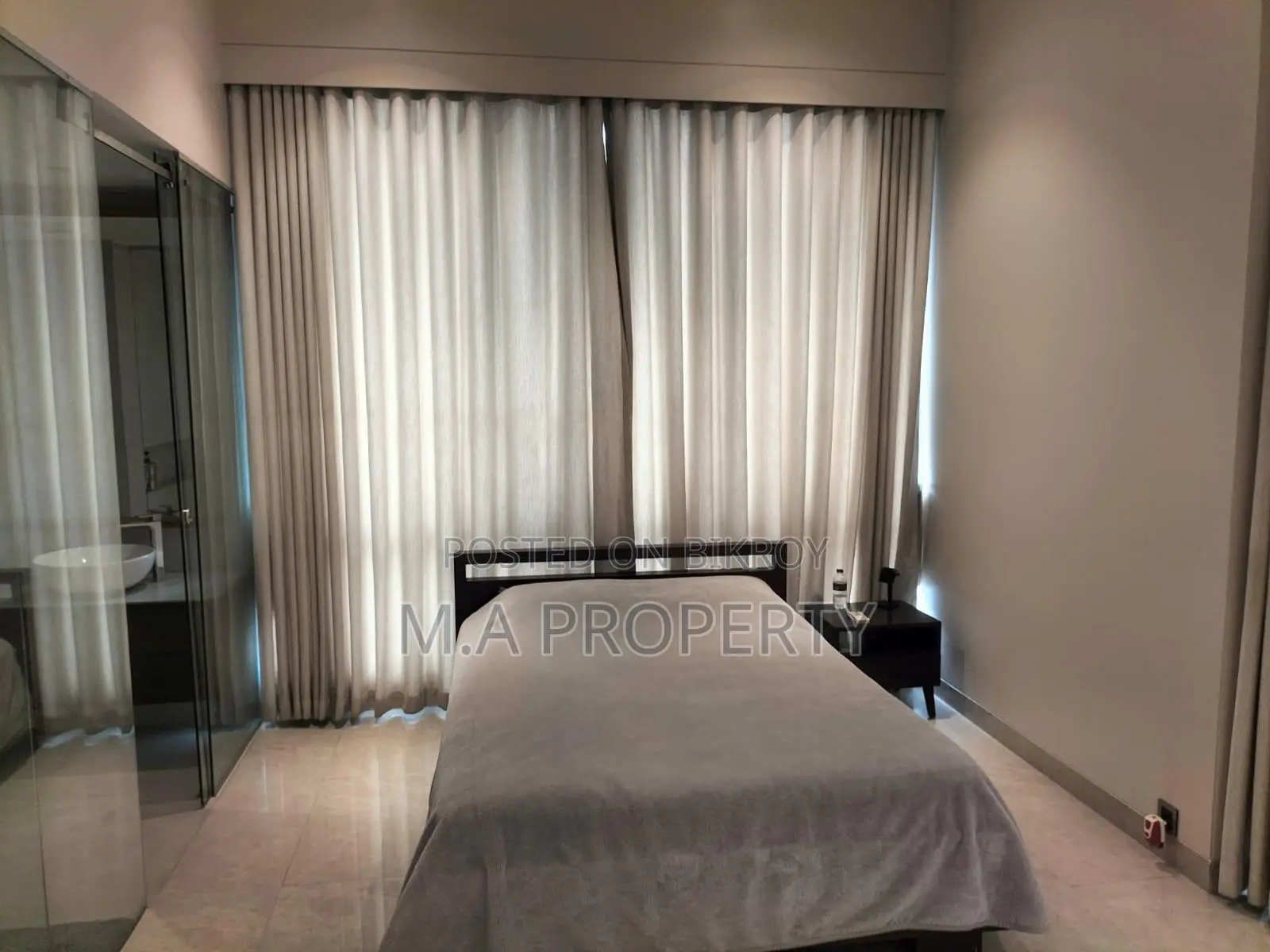 Fully Furnished 4-Bedroom Apartment (3000 sqft)