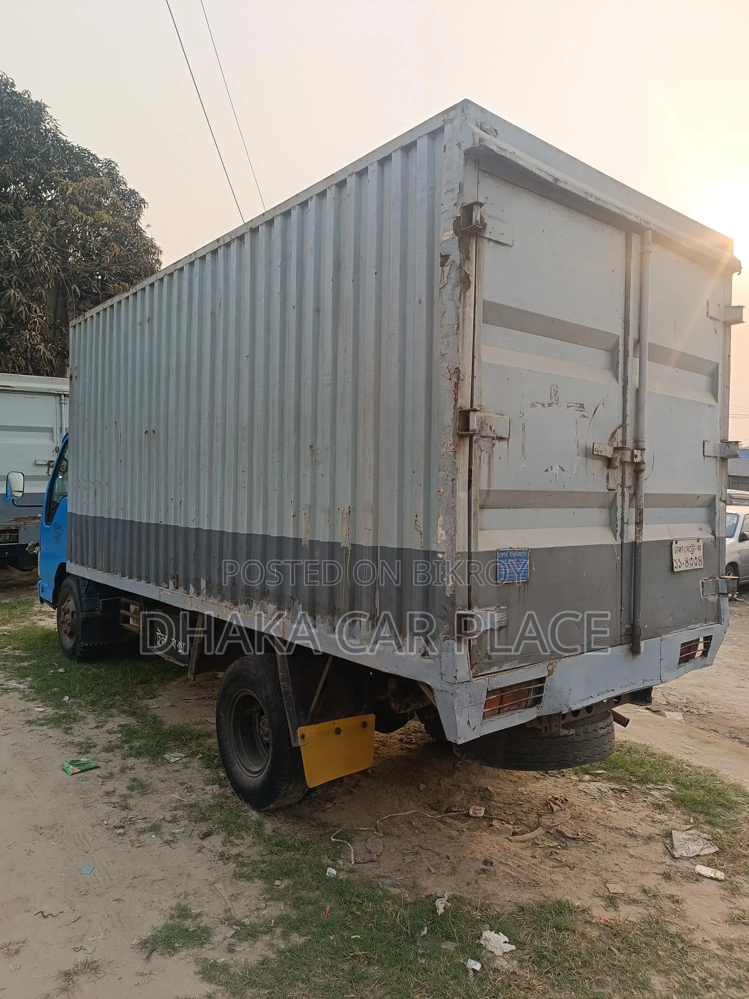 Isuzu NKR Covered Van 2016