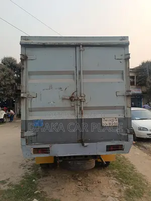 Isuzu NKR Covered Van 2016