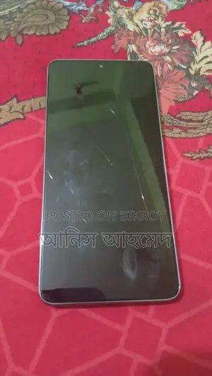 Samsung Galaxy S21 . (Used)