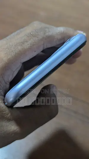 Apple iPhone 11 . (Used)