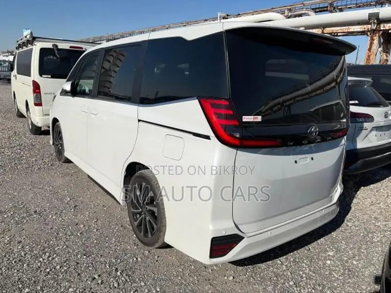 Toyota Noah Hybrid SZ Pearl New 2025