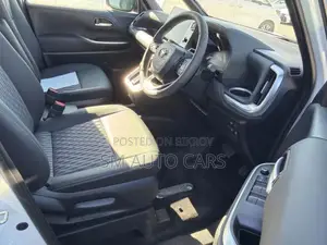 Toyota Noah Hybrid SZ Pearl New 2025