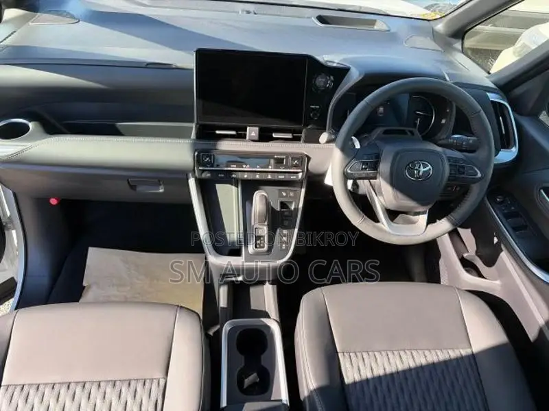 Toyota Noah Hybrid SZ Pearl New 2025