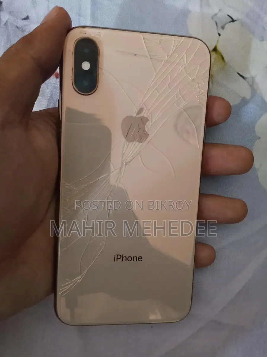 Apple iPhone X . (Used)