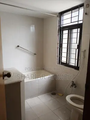 গুলশানে ২০০০ বর্গফুটের ৩ বেডরুমের আন-ফার্নিশড অ্যাপার্টমেন্ট ভাড়া হবে