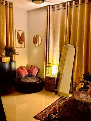 স্টাইলিশ ফুল লেংথ মিরর বিক্রয় চলছে