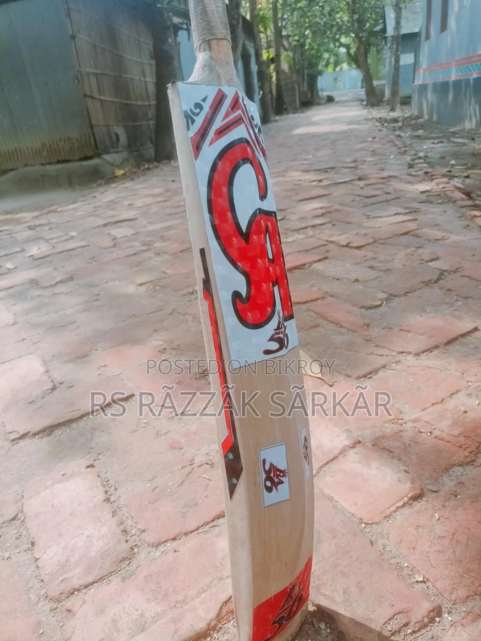 Deuce Cricket Bat