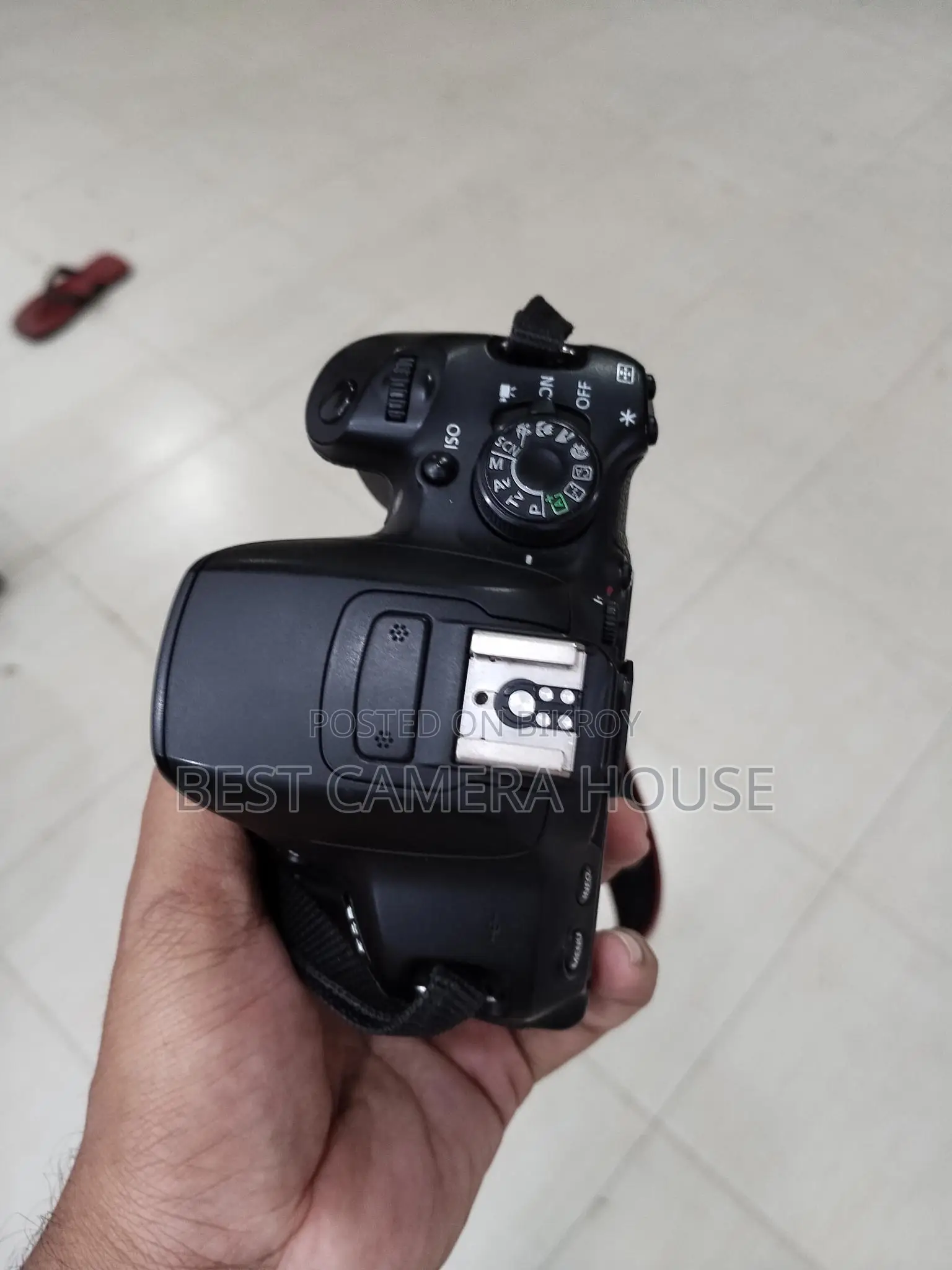 700d in full fresh condition, just a slight shadow on the display
