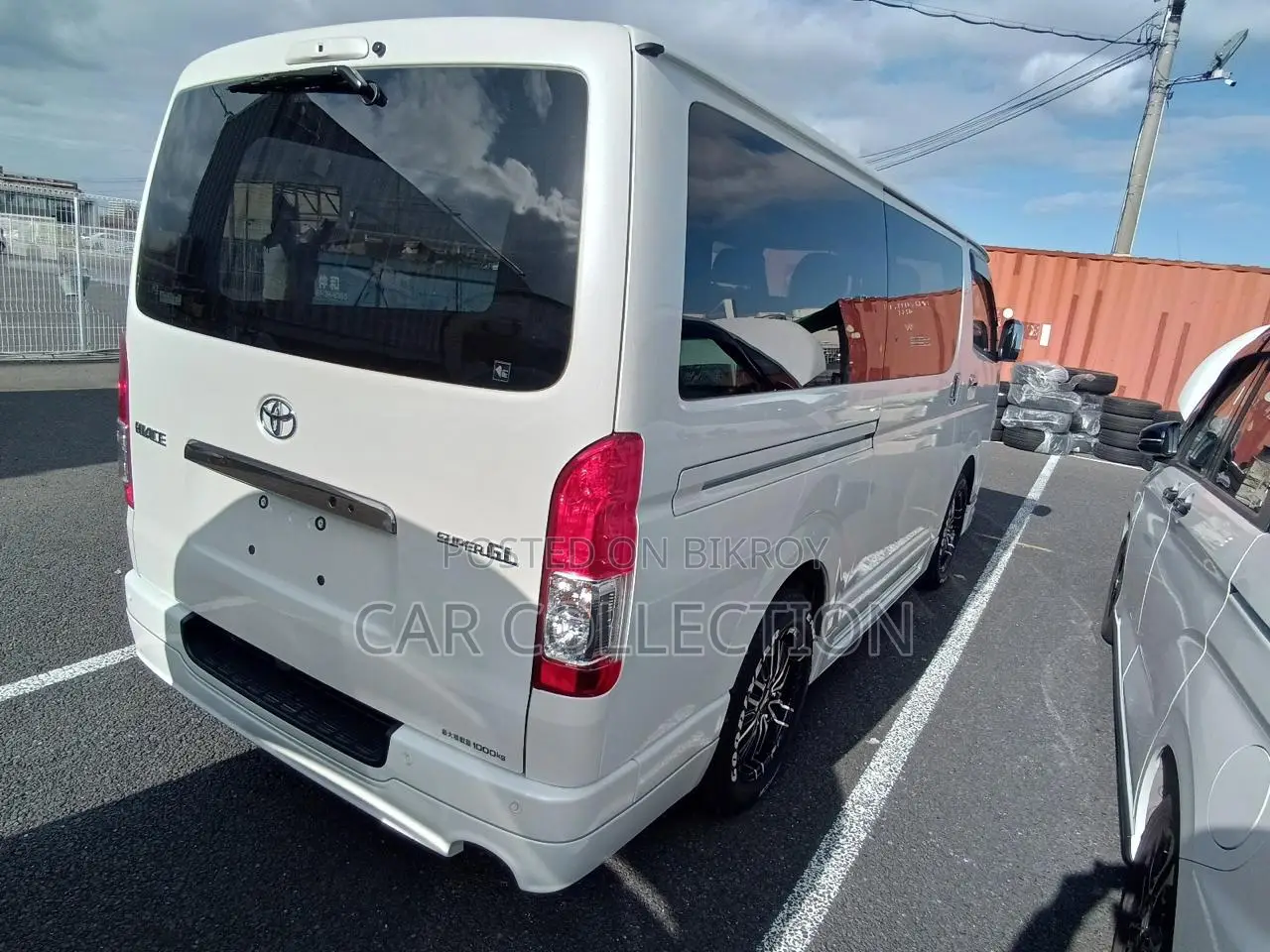 Toyota Hiace SUPER GL DARK PRIME 2022