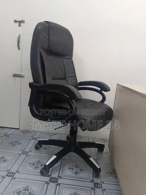 Premium Executive Office Chair – Comfortable, Strong