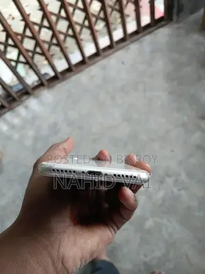 Apple iPhone 8 (Used)