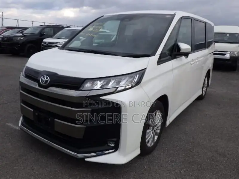 Toyota Noah SG PKG NON HYBRID 2023