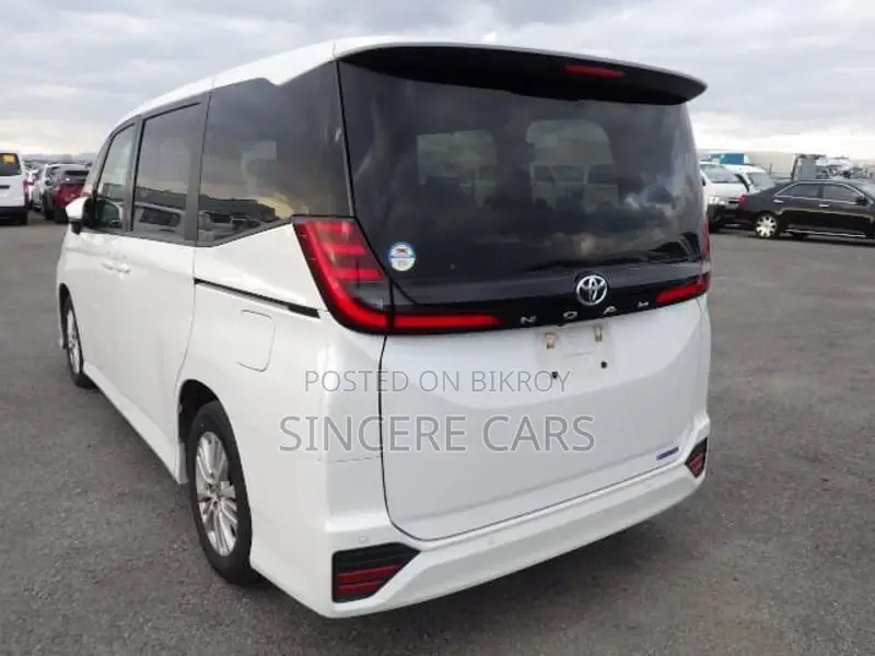 Toyota Noah SG PKG NON HYBRID 2023