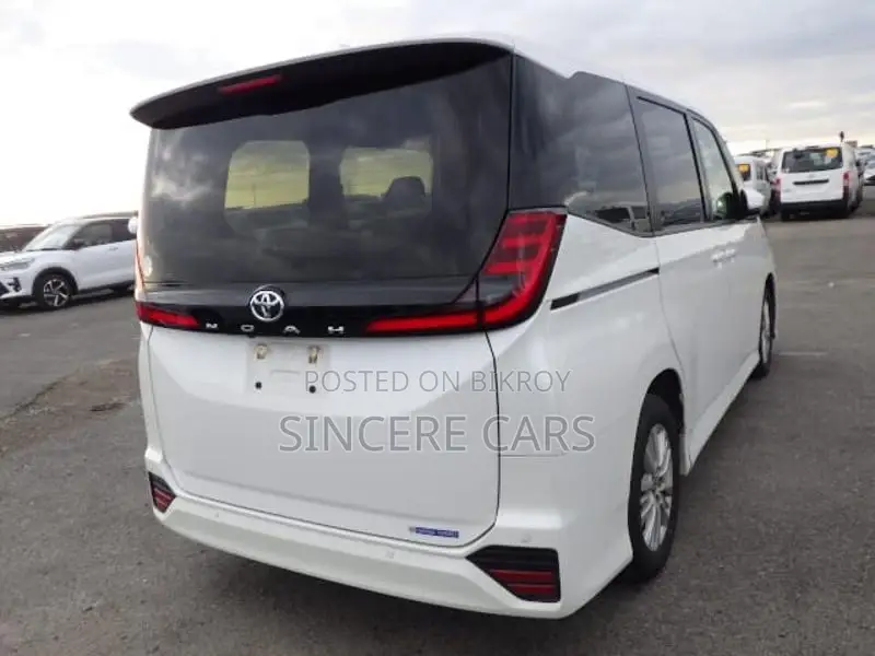Toyota Noah SG PKG NON HYBRID 2023