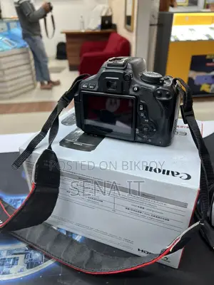 Canon 700D camera