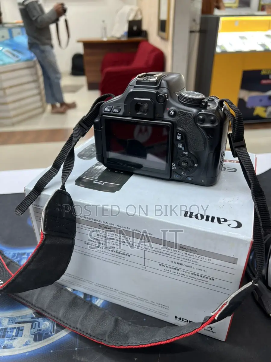 Canon 700D camera