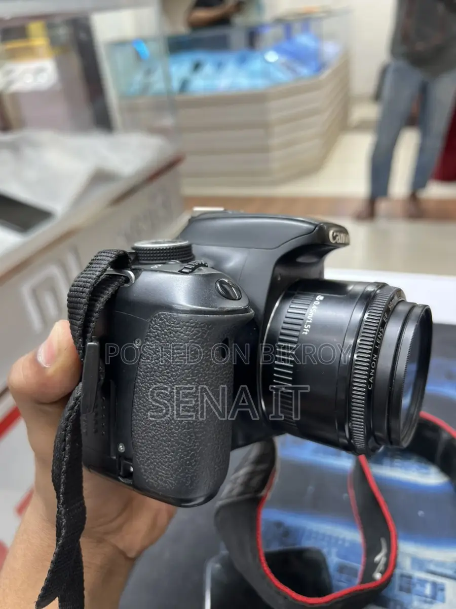 Canon 700D camera