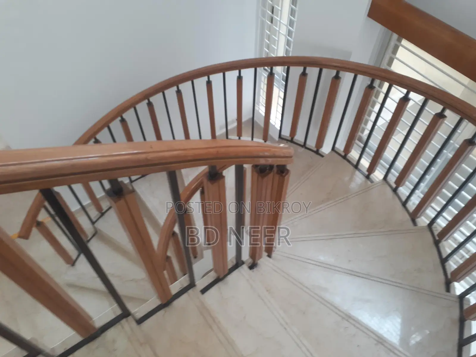 Duplex Semi Furnished 4 Bedroom Apt. Rent at Gulshan-2 North