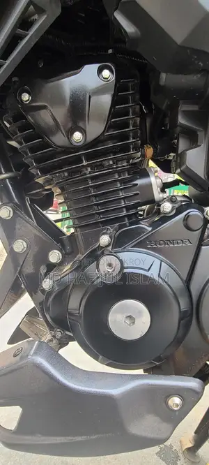 Honda X Blade . 2025