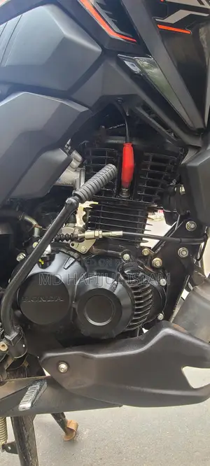 Honda X Blade . 2025