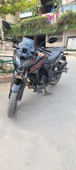 Honda X Blade . 2025