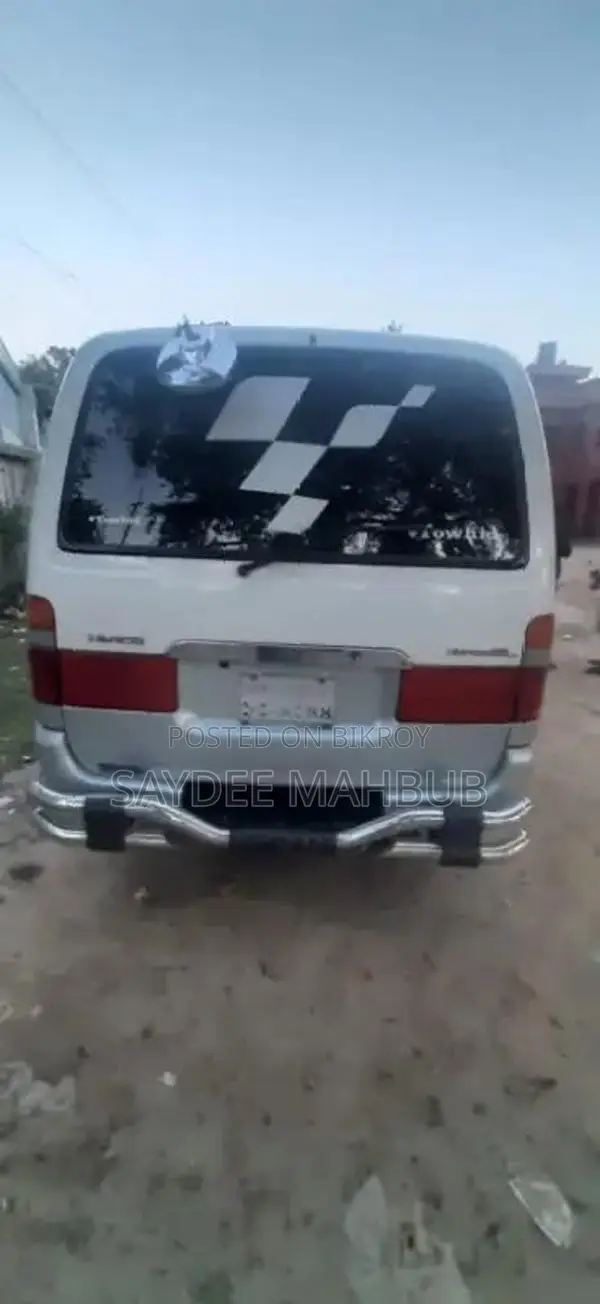 Toyota Hiace, 2004