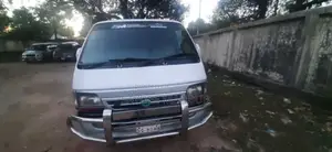 Toyota Hiace, 2004