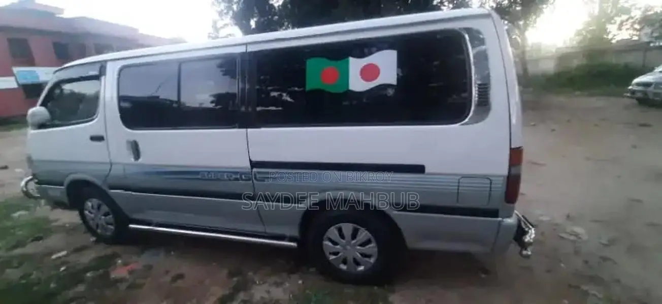 Toyota Hiace, 2004