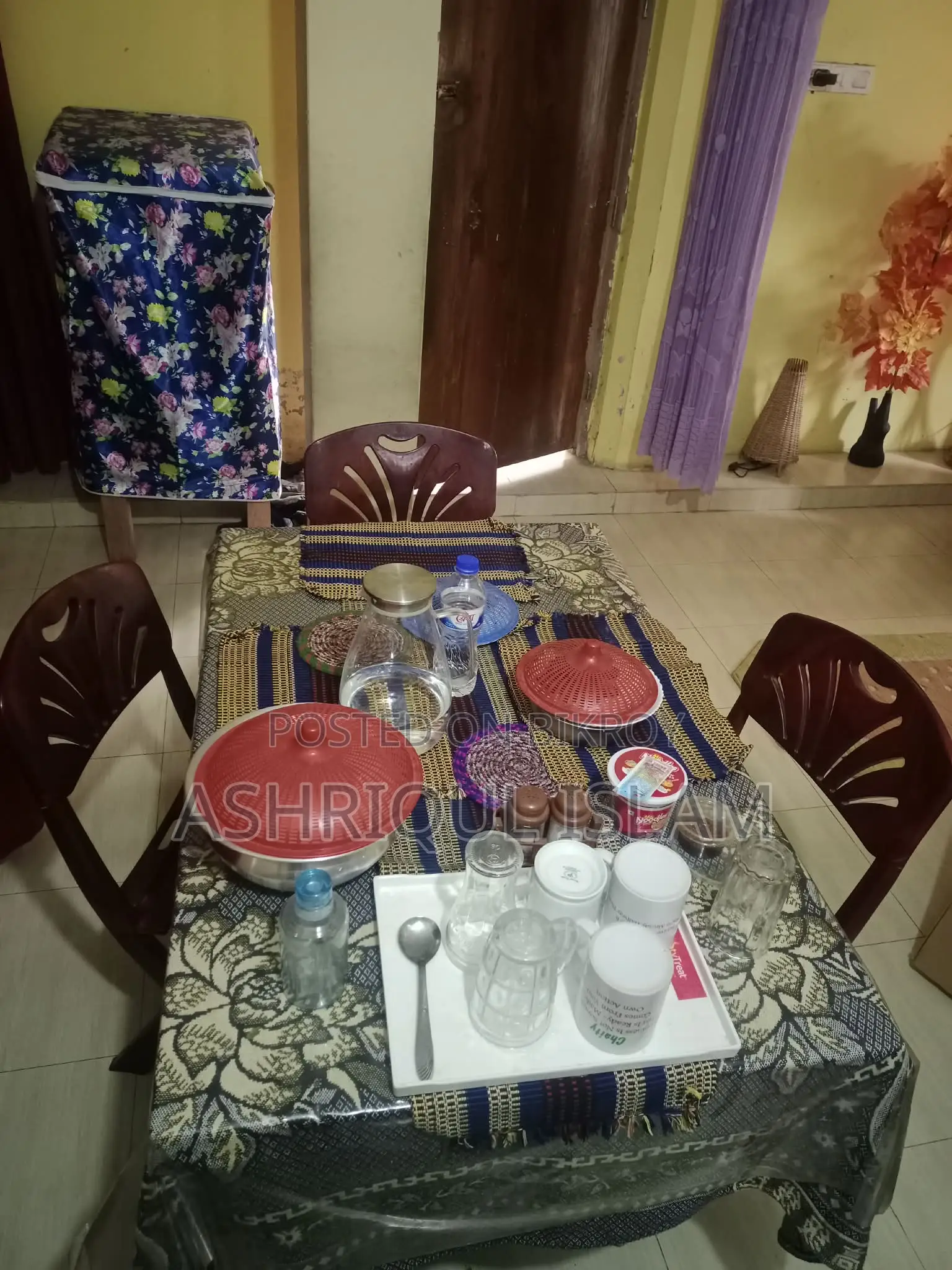 চার চেয়ারের ডাইনিং টেবিল বিক্রি হবে