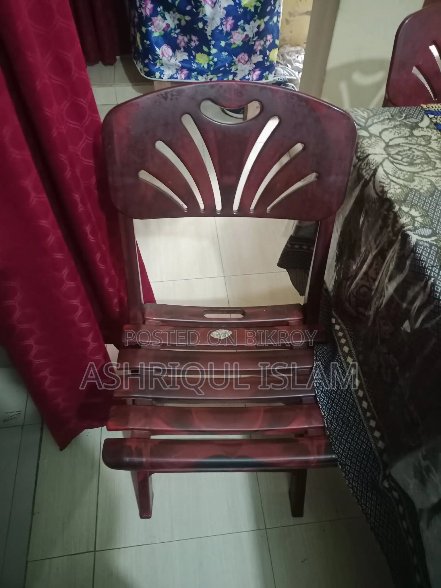 চার চেয়ারের ডাইনিং টেবিল বিক্রি হবে