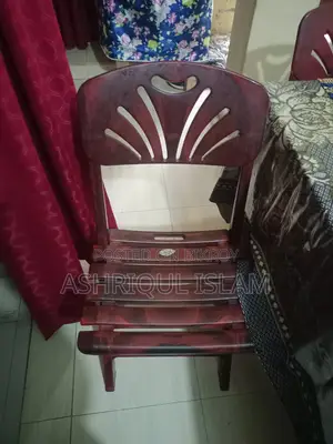 চার চেয়ারের ডাইনিং টেবিল বিক্রি হবে