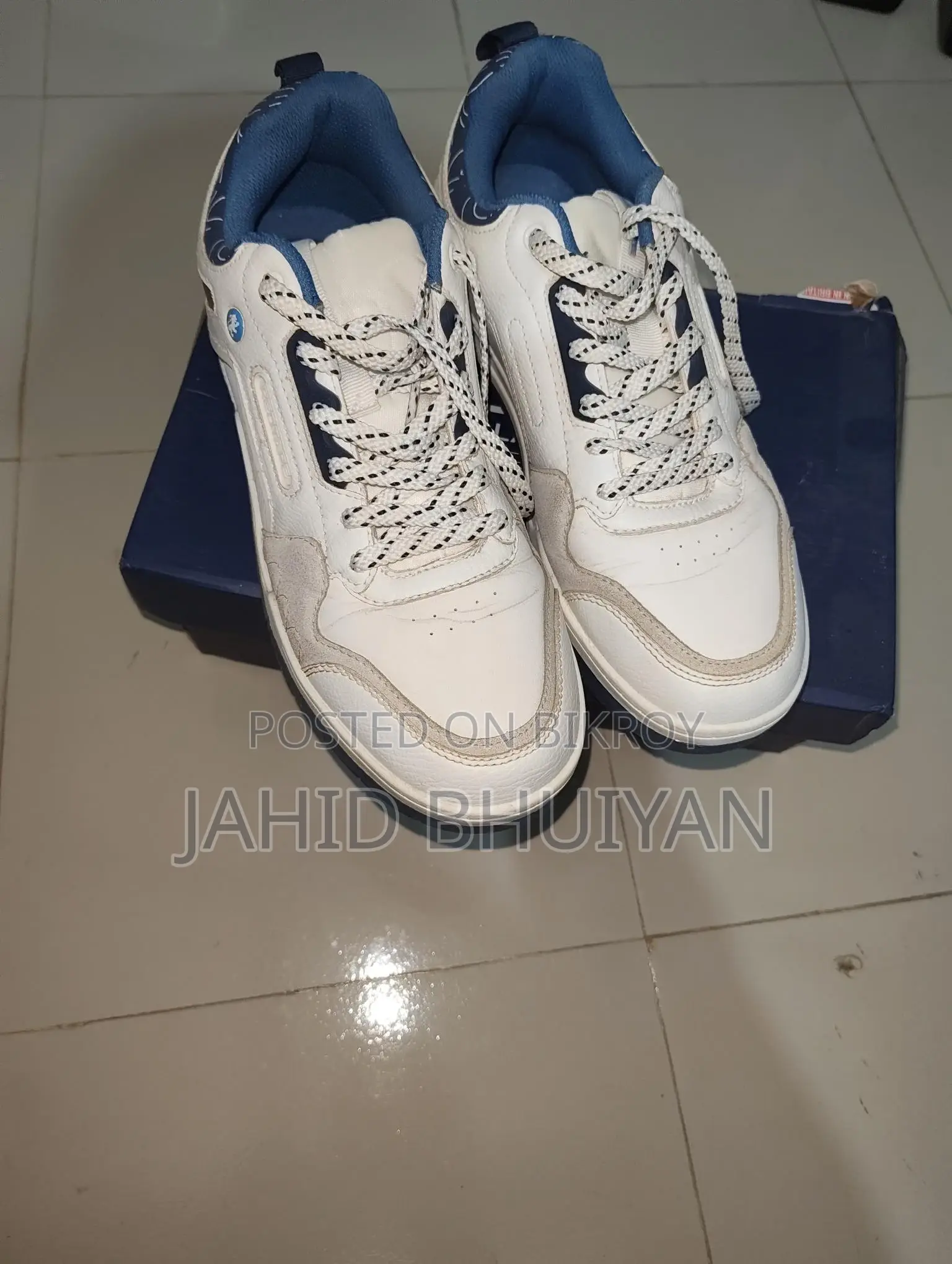 Reo Tape Sneaker Size 42 – Lightly Used, Good Condition