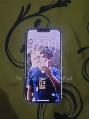 Apple iPhone 13 (Used)