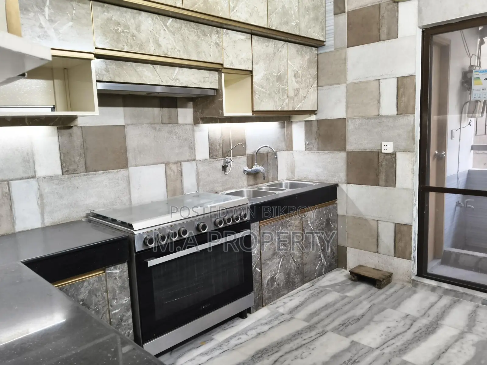 Rent Gulshan North Fully furnish Apartment 3-Bed