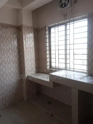 Top Floor 900 Sq Ft