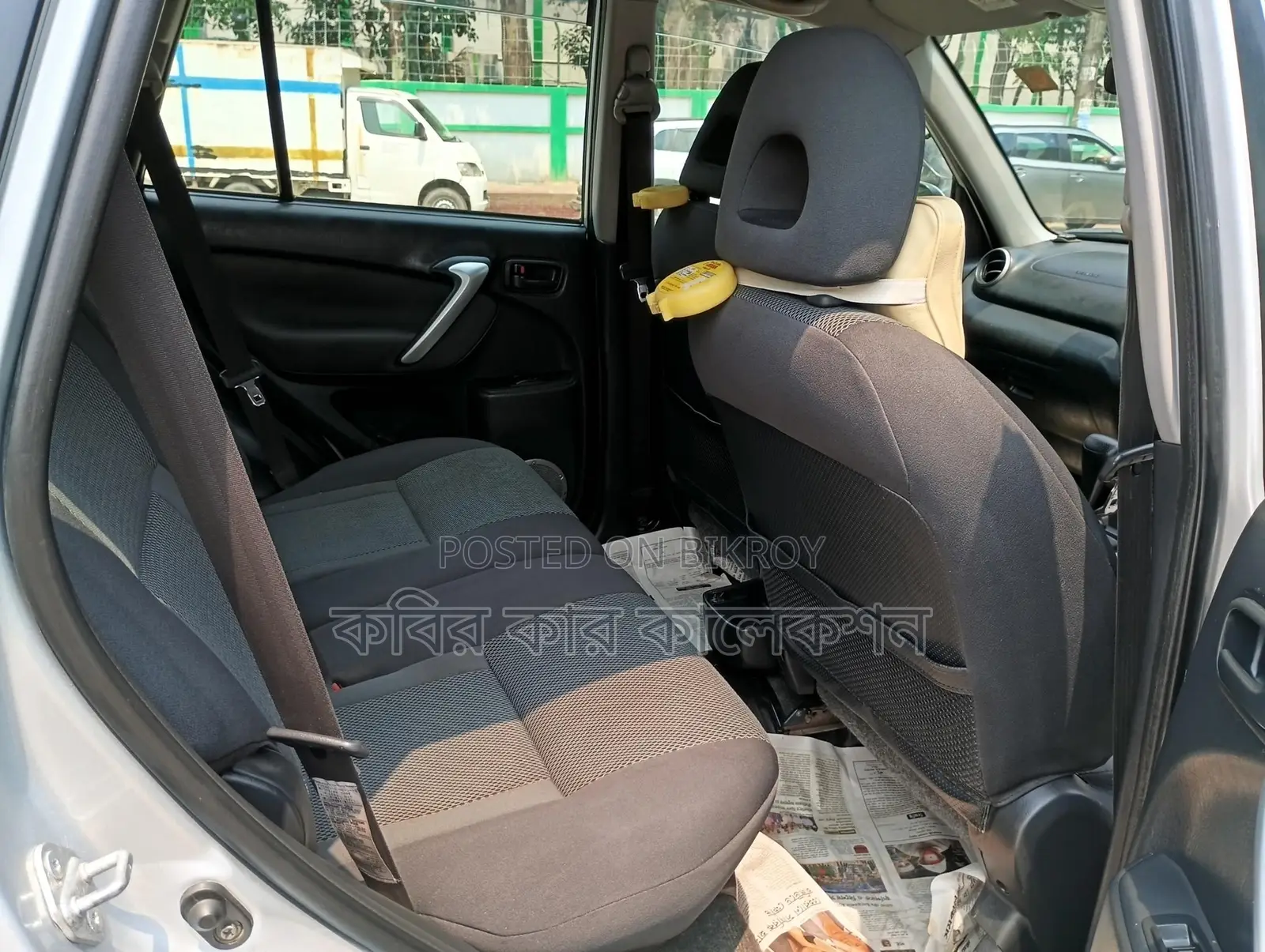 Toyota RAV4 silver 2004
