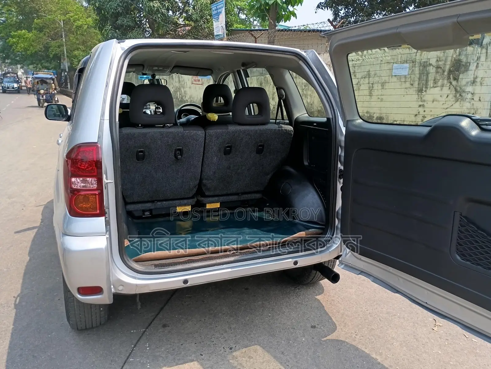 Toyota RAV4 silver 2004