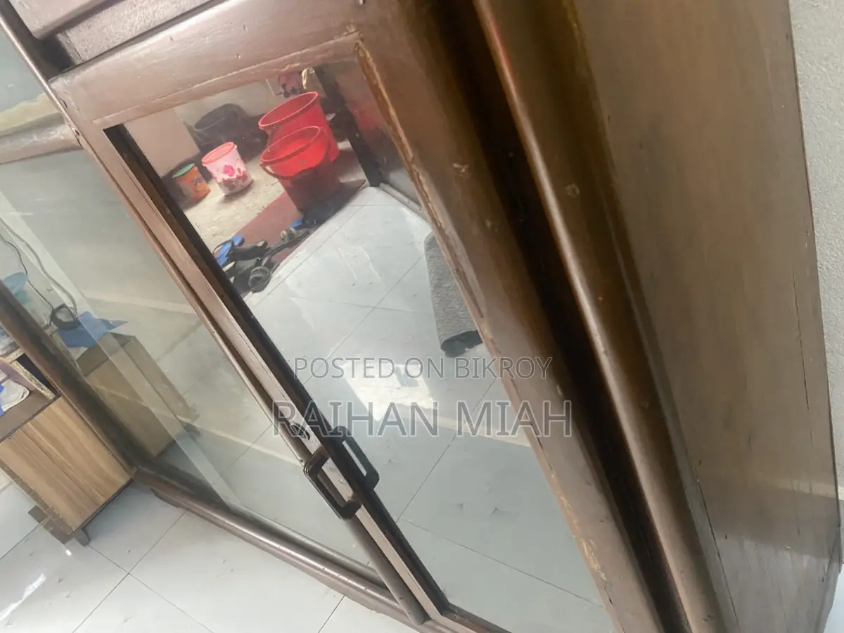শোকেস ,