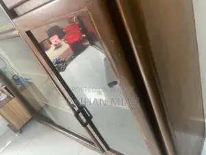শোকেস ,