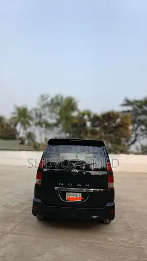 Toyota X-NOHA 2002
