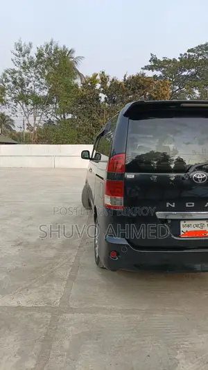 Toyota X-NOHA 2002