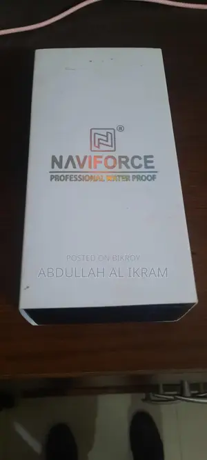 ন্যাভিফোর্স এনালগ ঘড়ি