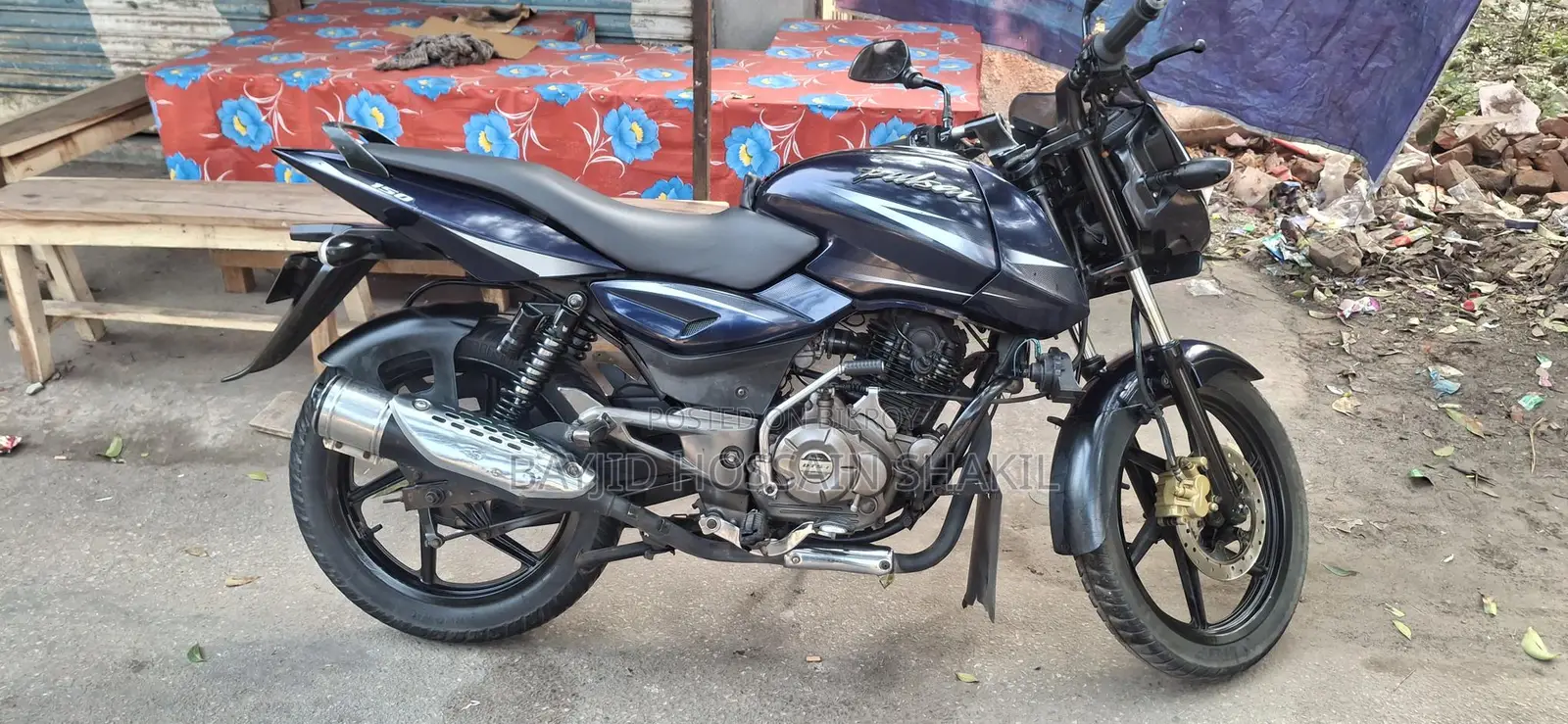 Bajaj Pulsar 150 . 2017