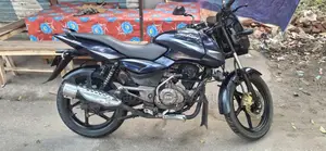 Bajaj Pulsar 150 . 2017