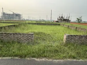 ব্লক-এন, (৩+৩)=৬ কাঠা, উত্তরমুখী, বসুন্ধরা আর/এ