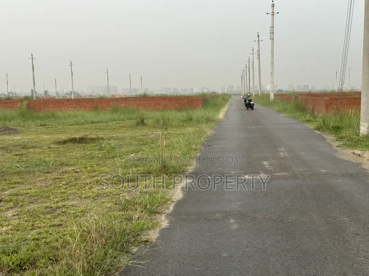 ব্লক-এন, (৩+৩)=৬ কাঠা, উত্তরমুখী, বসুন্ধরা আর/এ